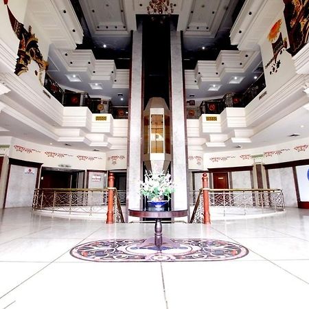 Kc Cross Road Hotell Panchkula Eksteriør bilde