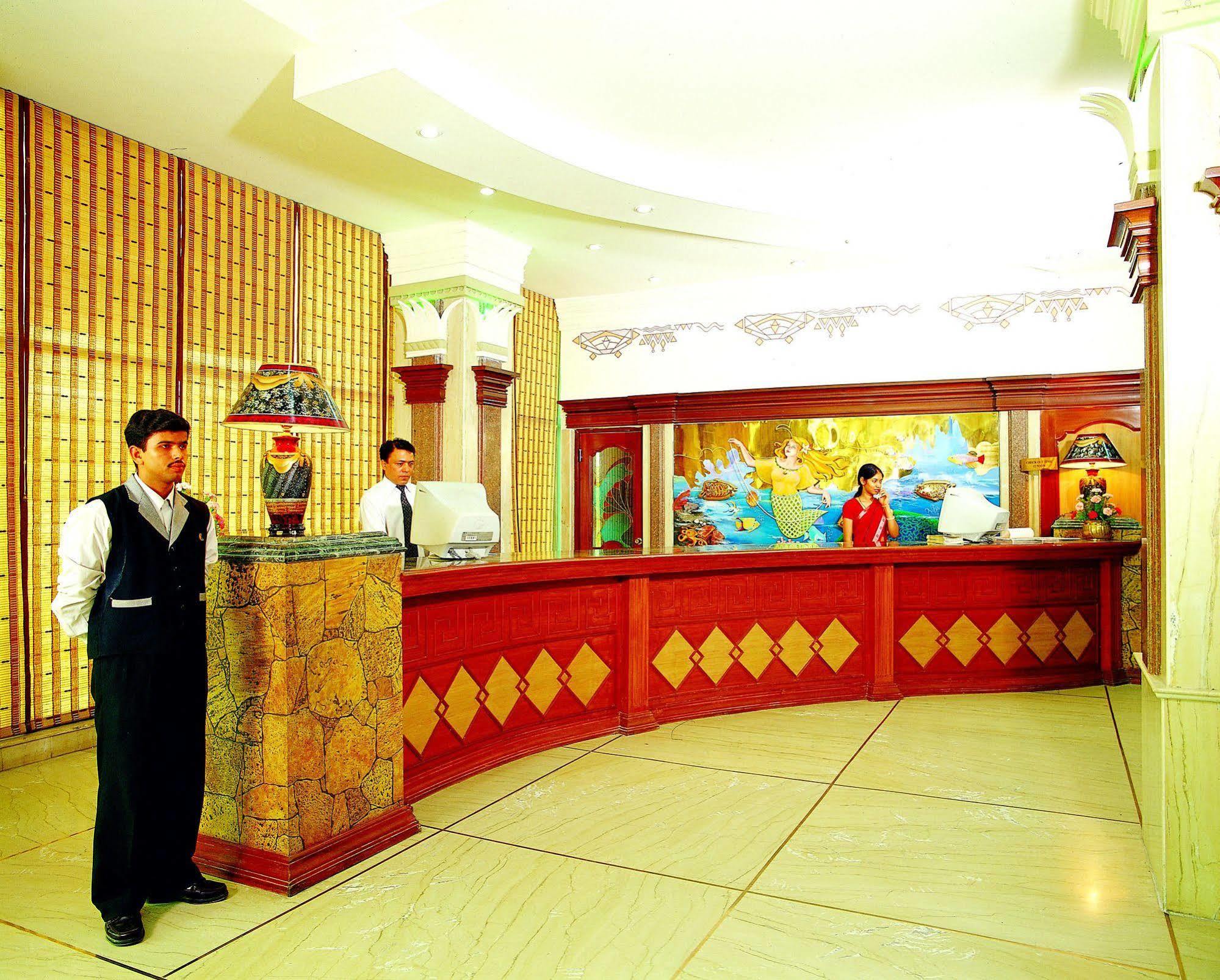 Kc Cross Road Hotell Panchkula Eksteriør bilde